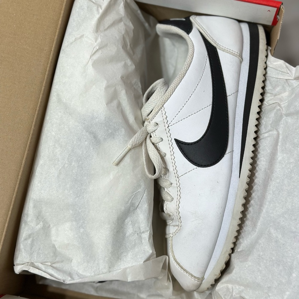 Nike Classic Cortez White Black Women’s US 7
